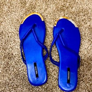 Forever 21 navy blue and gold sandals size 6